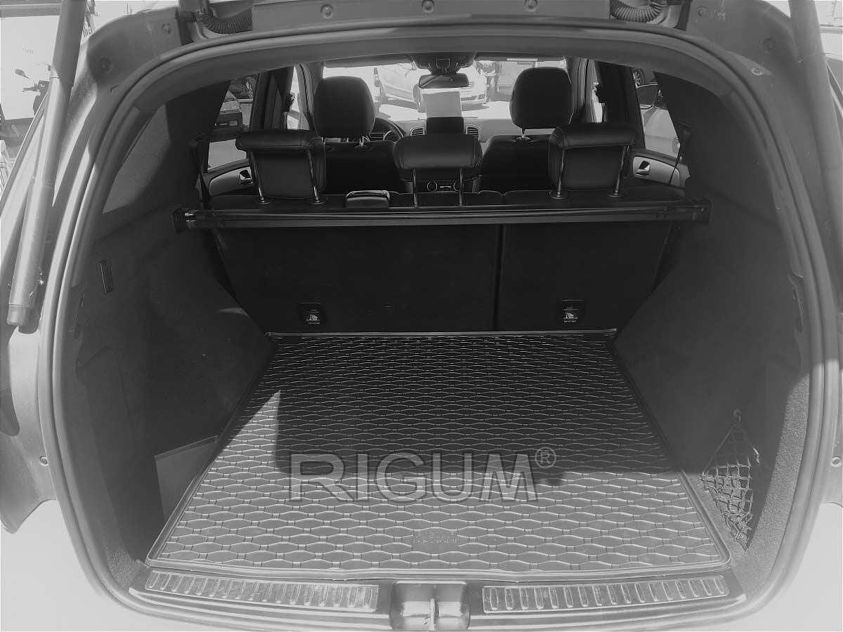 Гумена стелка за багажника на Mercedes ML модел W166 модел от 2012 до 2015 година